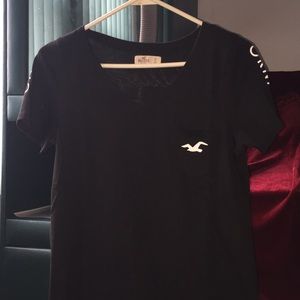 Hollister v-neck black shirt